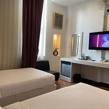 De Hotel Phnom Penh Dış mekan fotoğraf