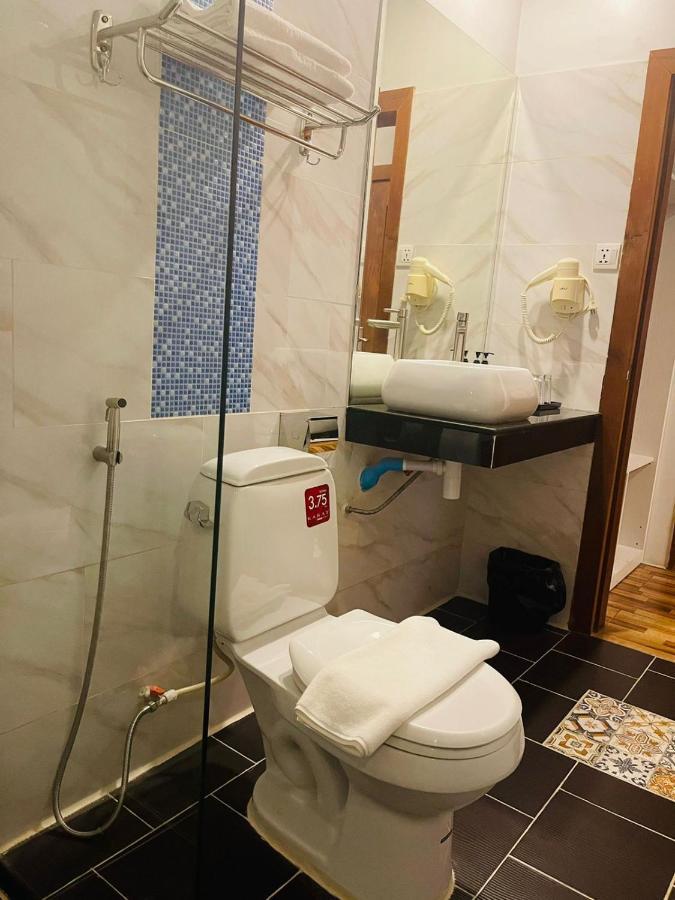 De Hotel Phnom Penh Dış mekan fotoğraf