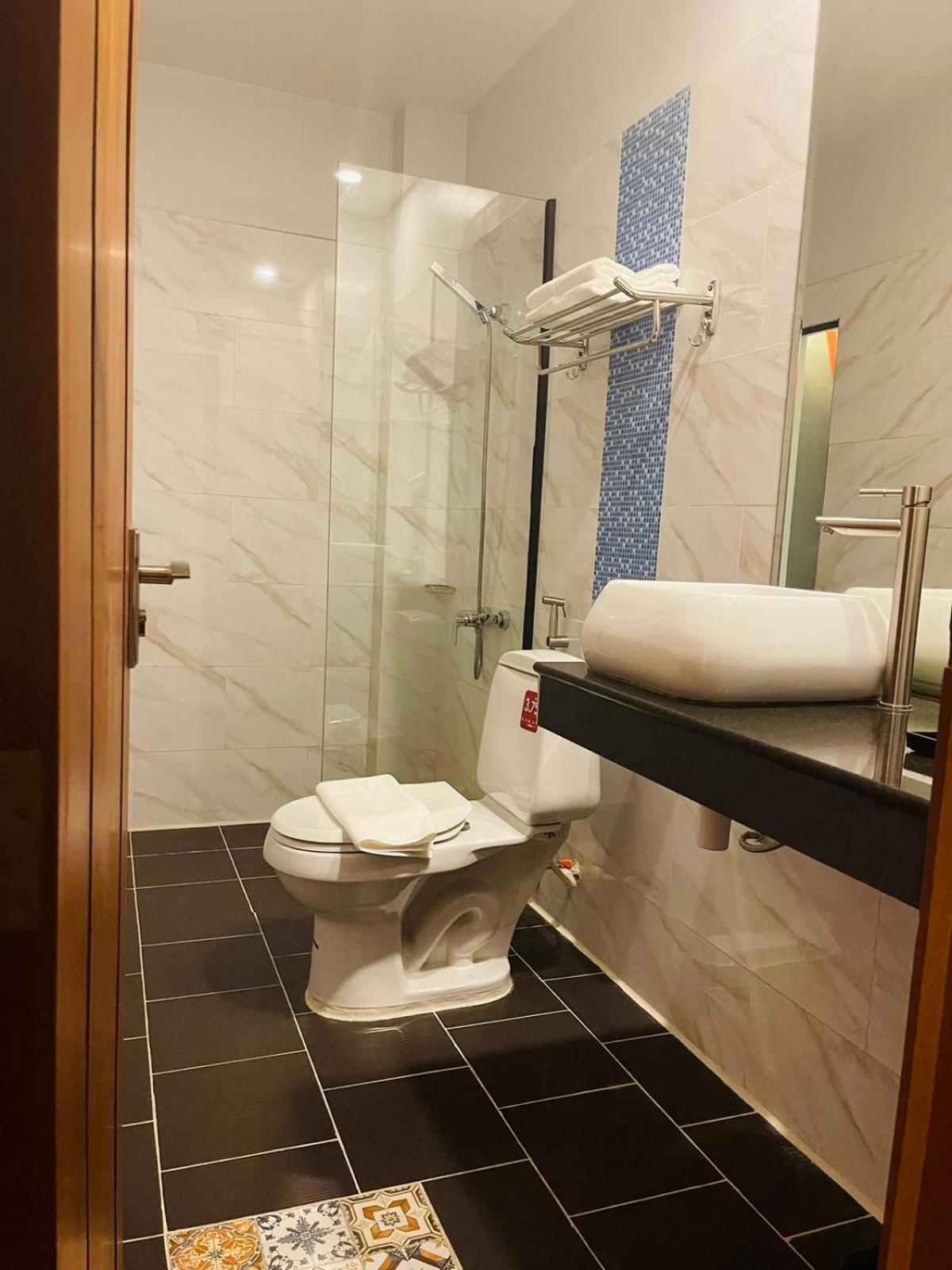 De Hotel Phnom Penh Dış mekan fotoğraf