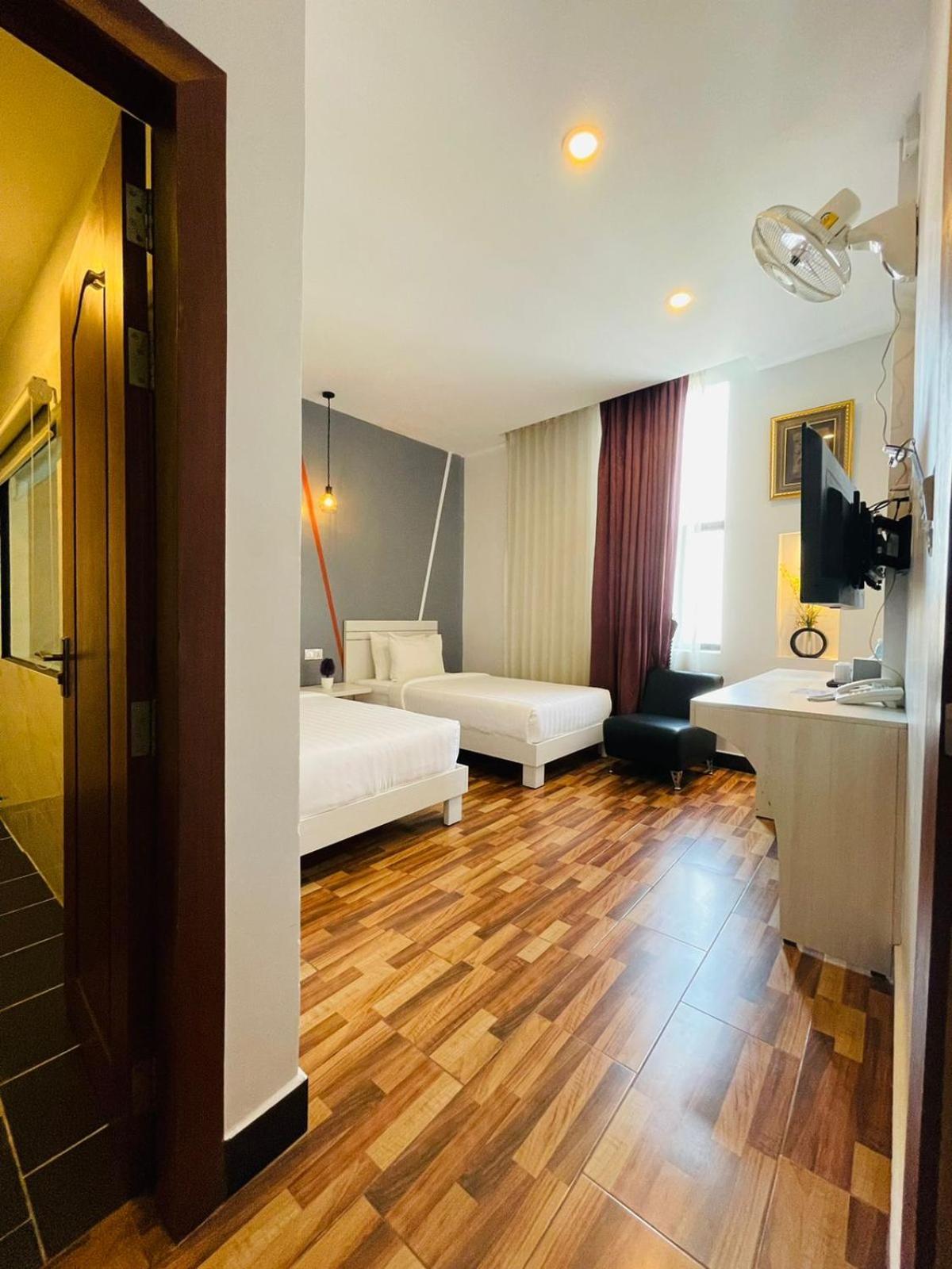 De Hotel Phnom Penh Dış mekan fotoğraf