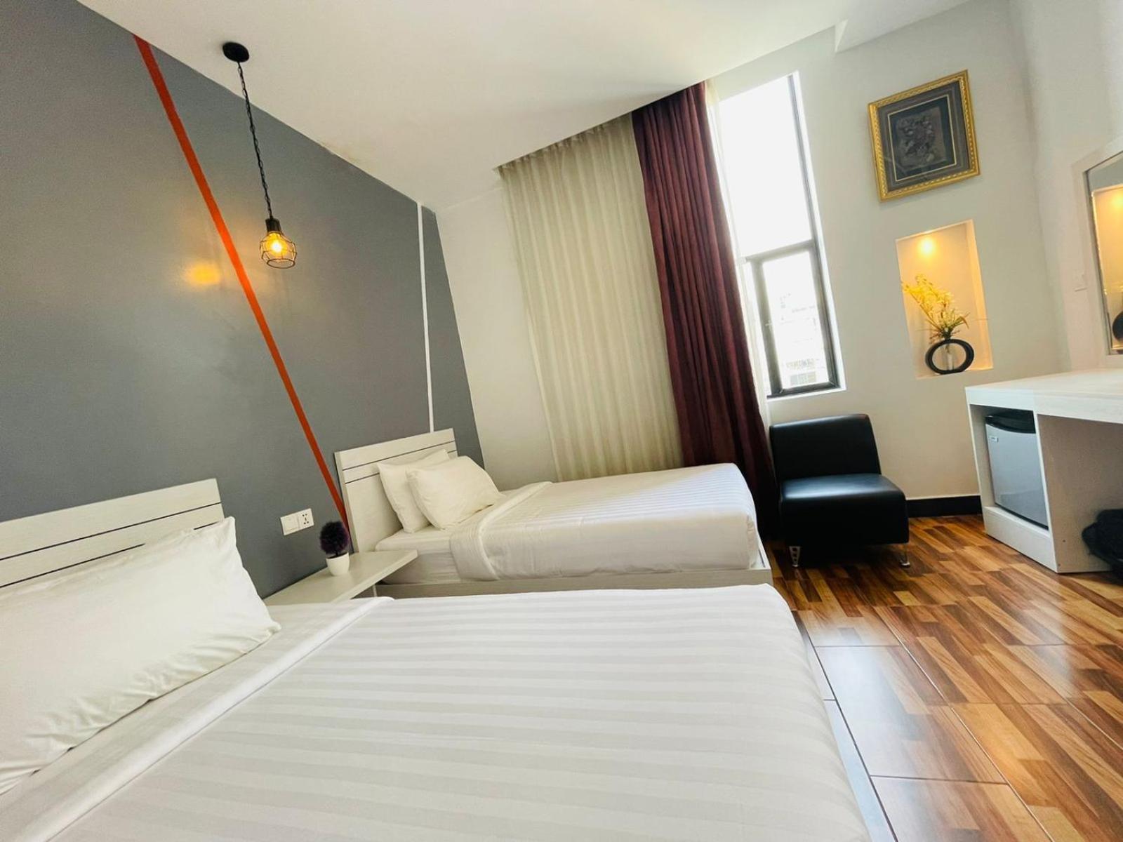 De Hotel Phnom Penh Dış mekan fotoğraf