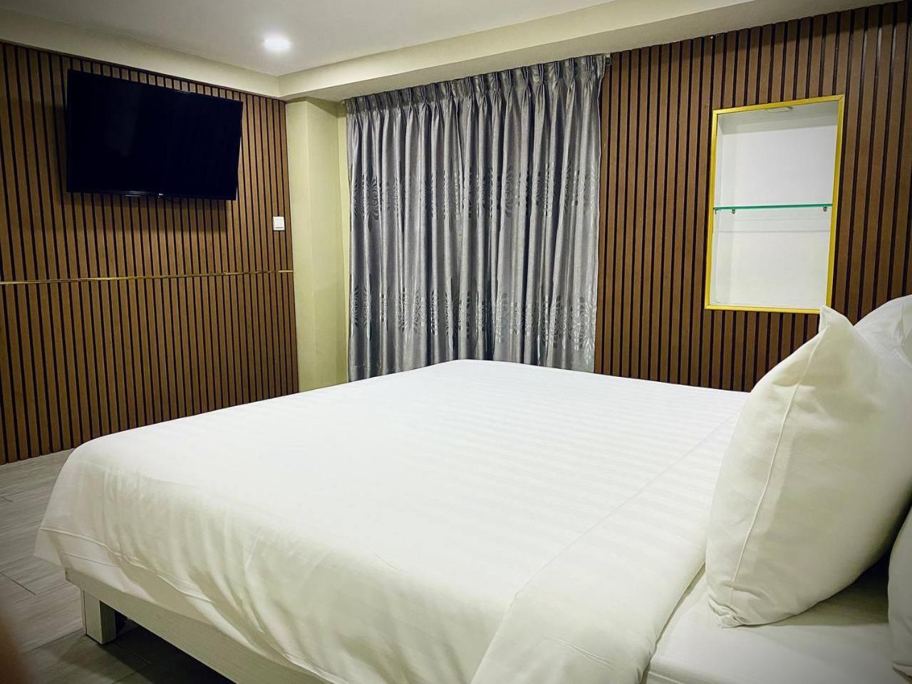 De Hotel Phnom Penh Dış mekan fotoğraf