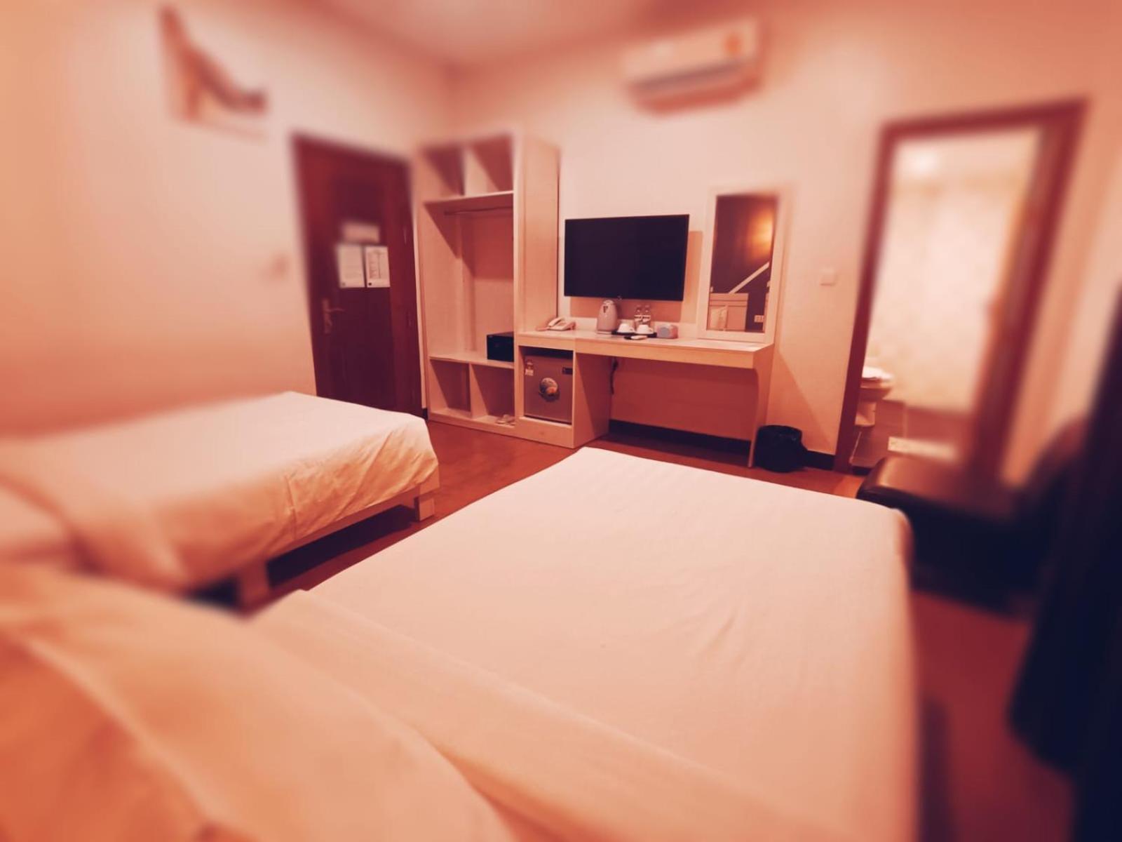 De Hotel Phnom Penh Dış mekan fotoğraf