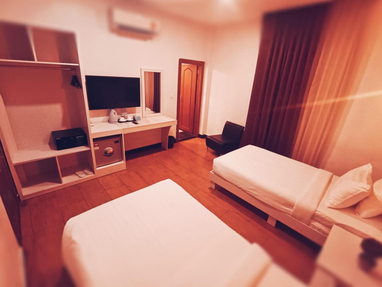 De Hotel Phnom Penh Dış mekan fotoğraf