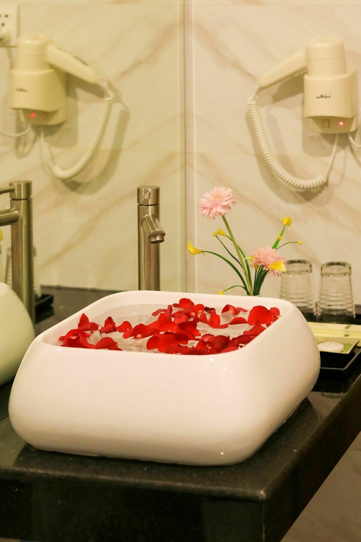 De Hotel Phnom Penh Dış mekan fotoğraf